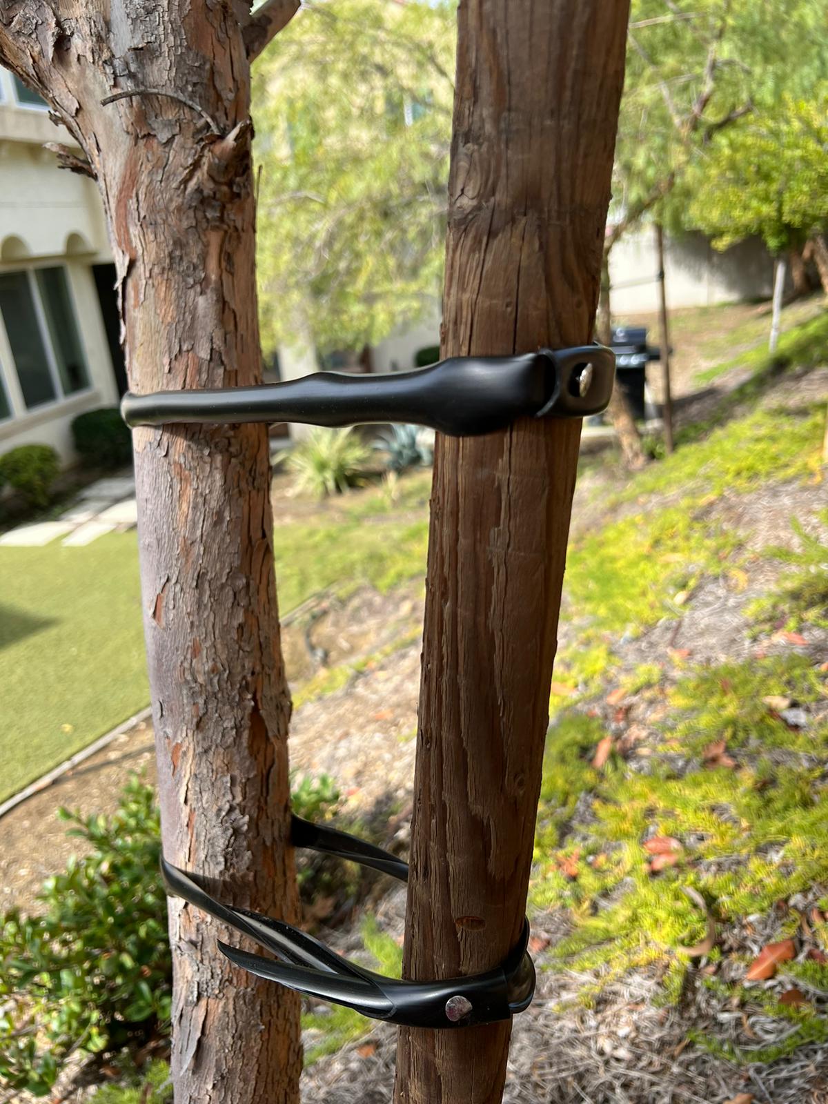 32-Inch Tree Ties with Complimentary Nail (Black)