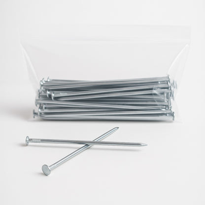 Clavos para césped de 6” galvanizados – Estacas de paisajismo de alta resistencia para césped sintético, césped en rollo y tela para suelo | (Paquete de 70 / 140 / 420 / 1400)